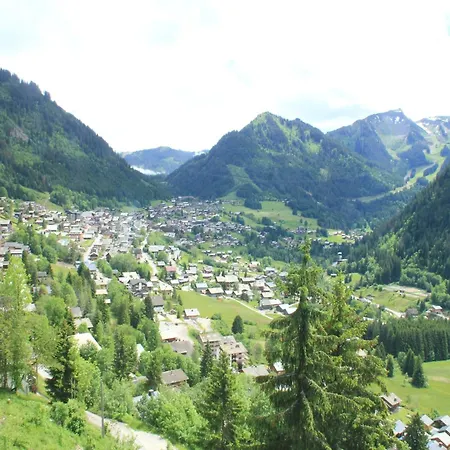 In Near Area Châtel